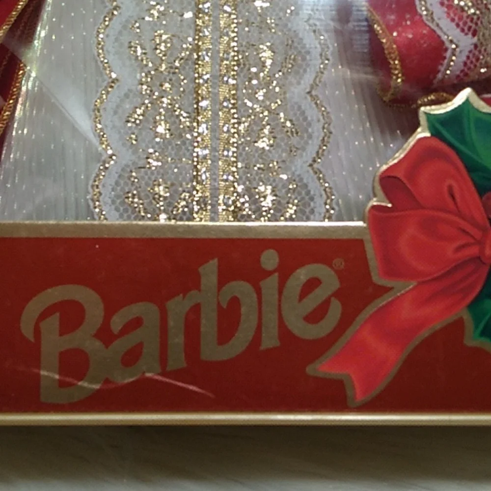 SALE! Mattel Vintage 1997 Happy Holidays Barbie Collectors Item W/Stand (B-6) - Picture 4 of 15